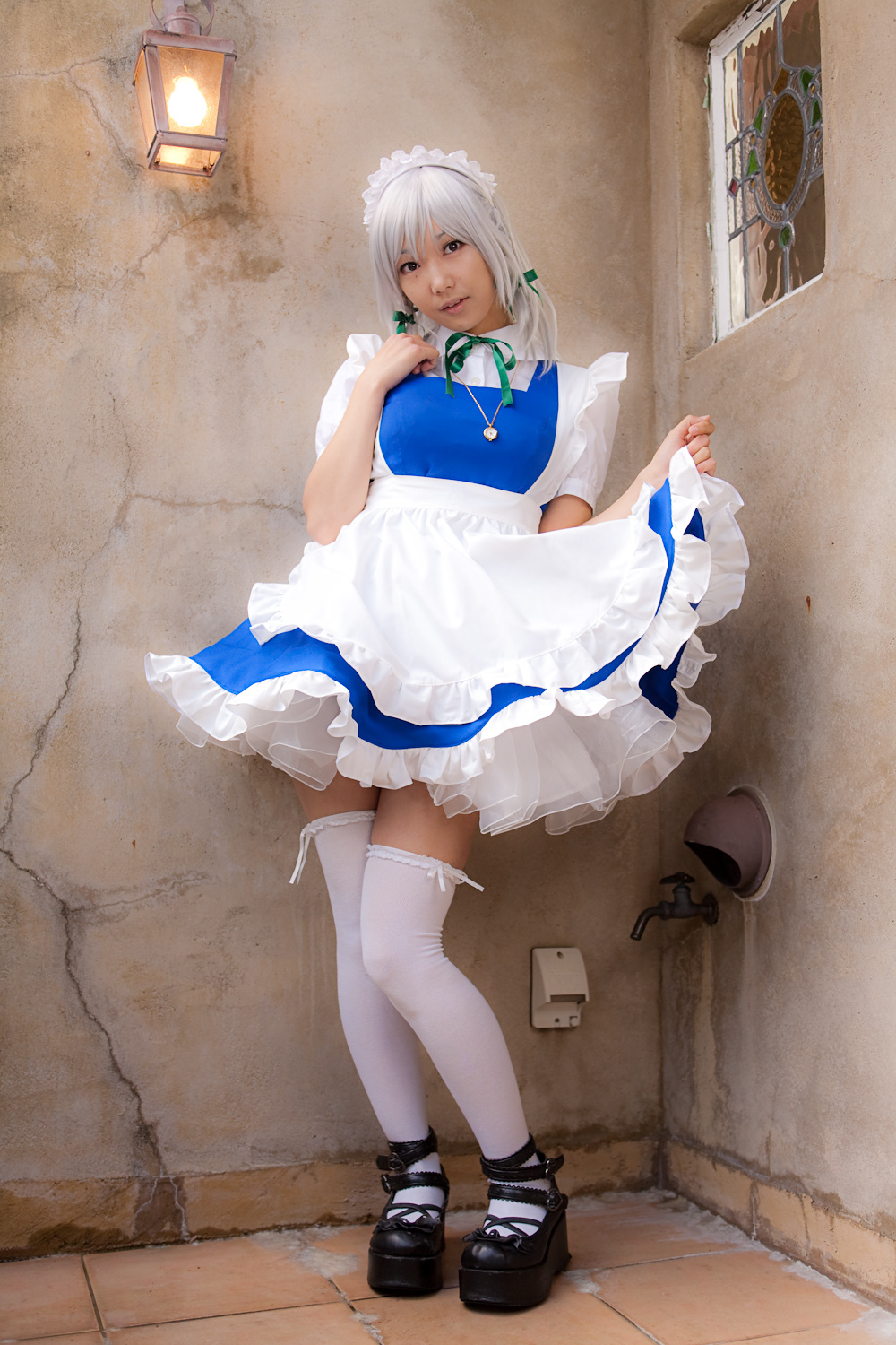 cosplay美女套图 c77 Sakuya Izayoi　白丝假发扮相(1)